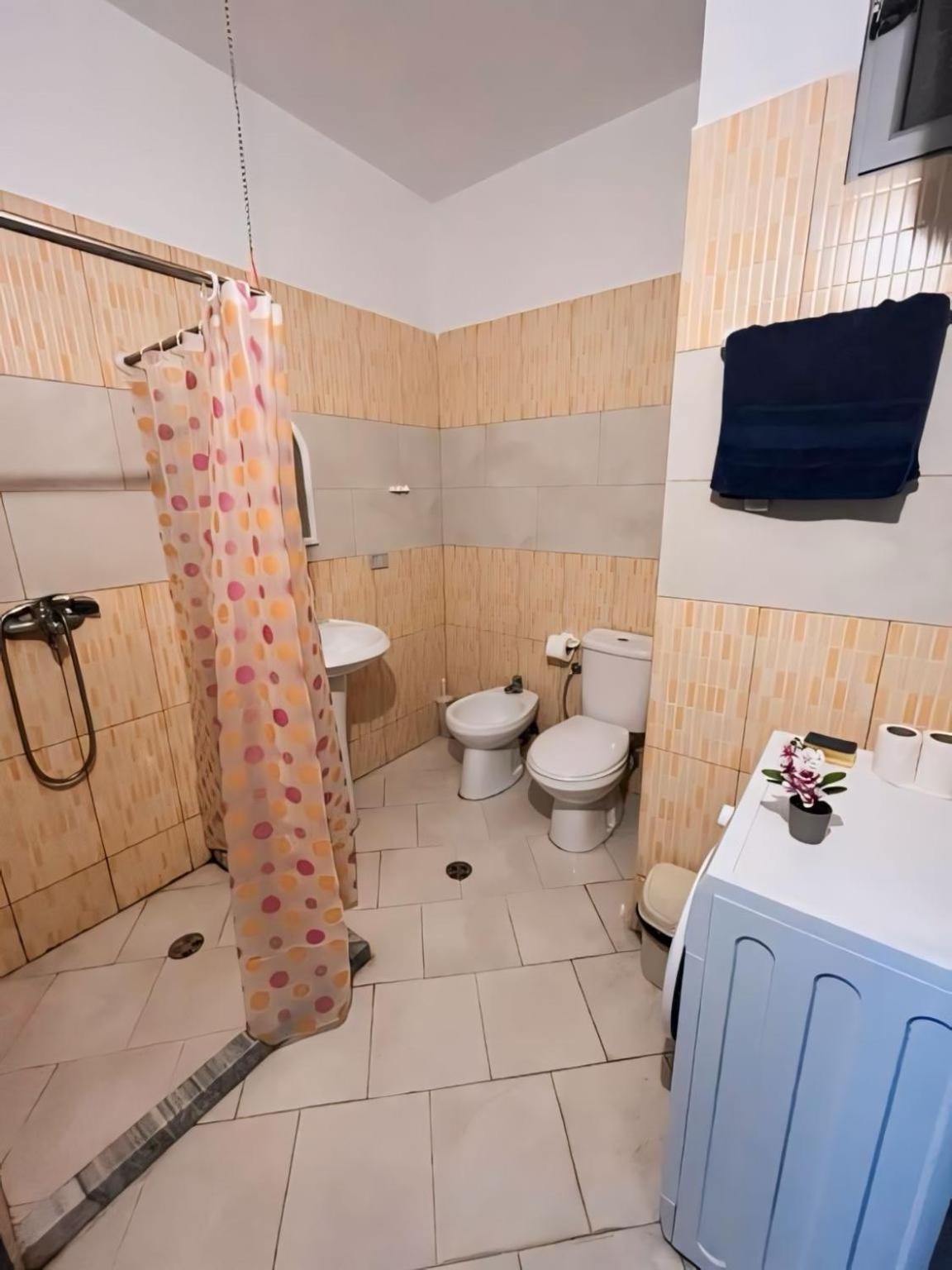 Gerald'S Central Apartments Vlorë エクステリア 写真