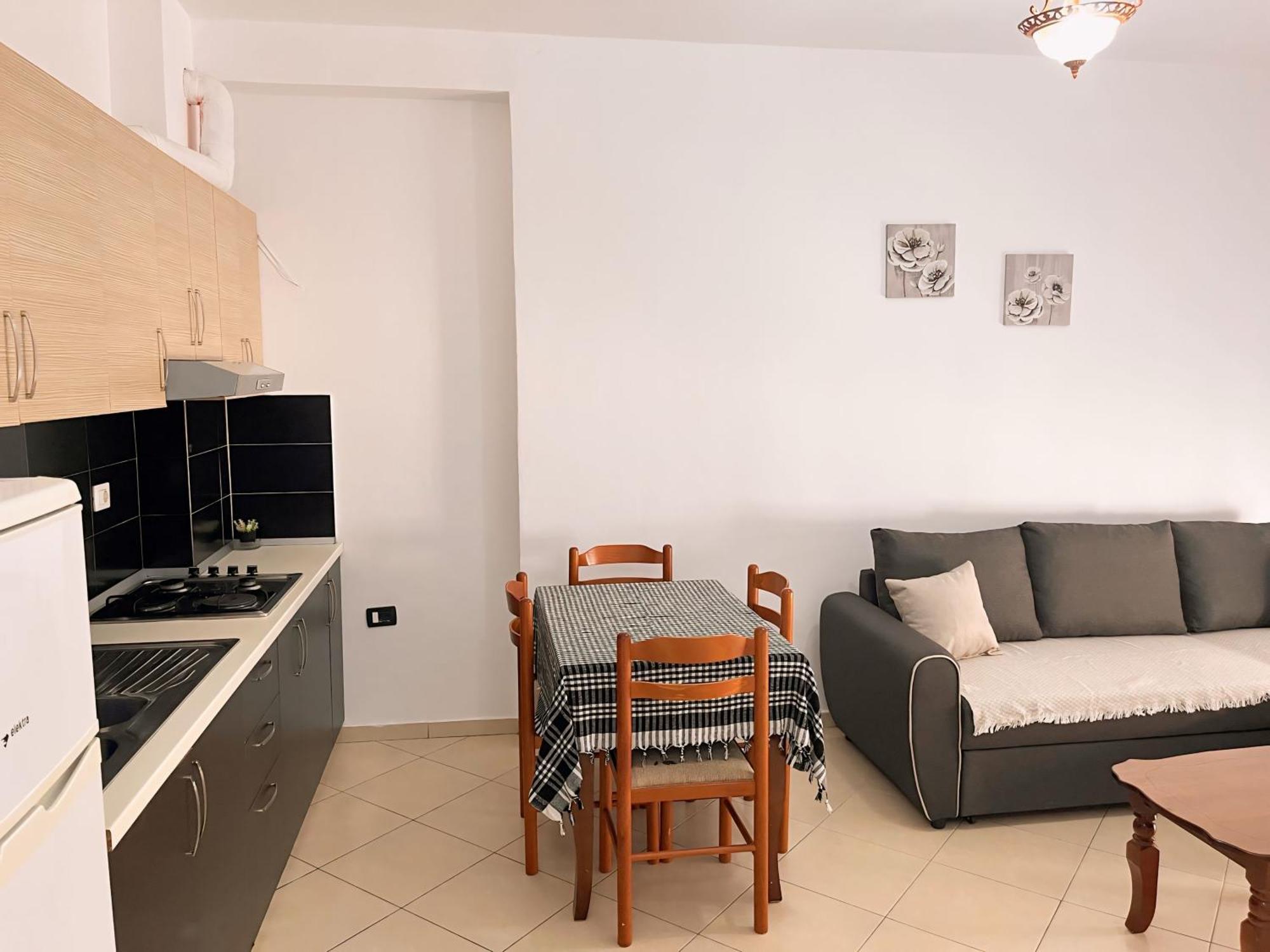 Gerald'S Central Apartments Vlorë エクステリア 写真
